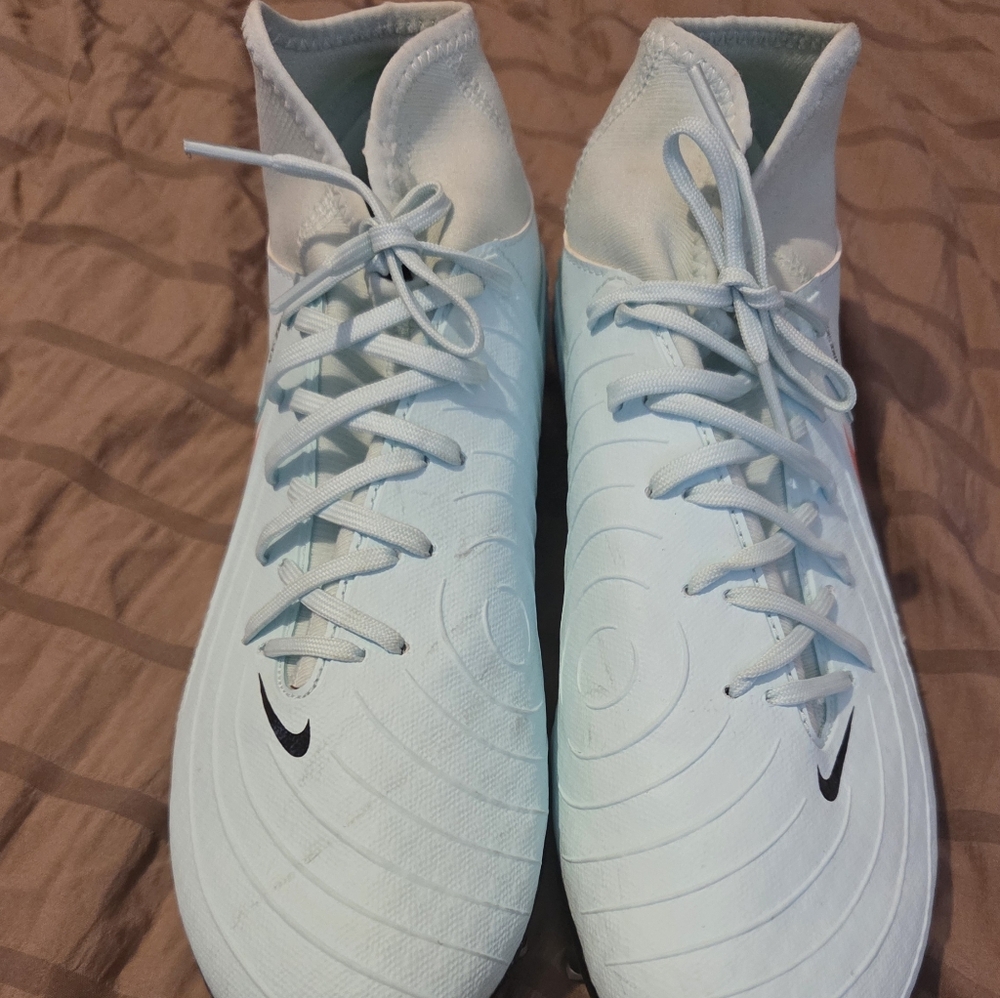 Cleats - image 1